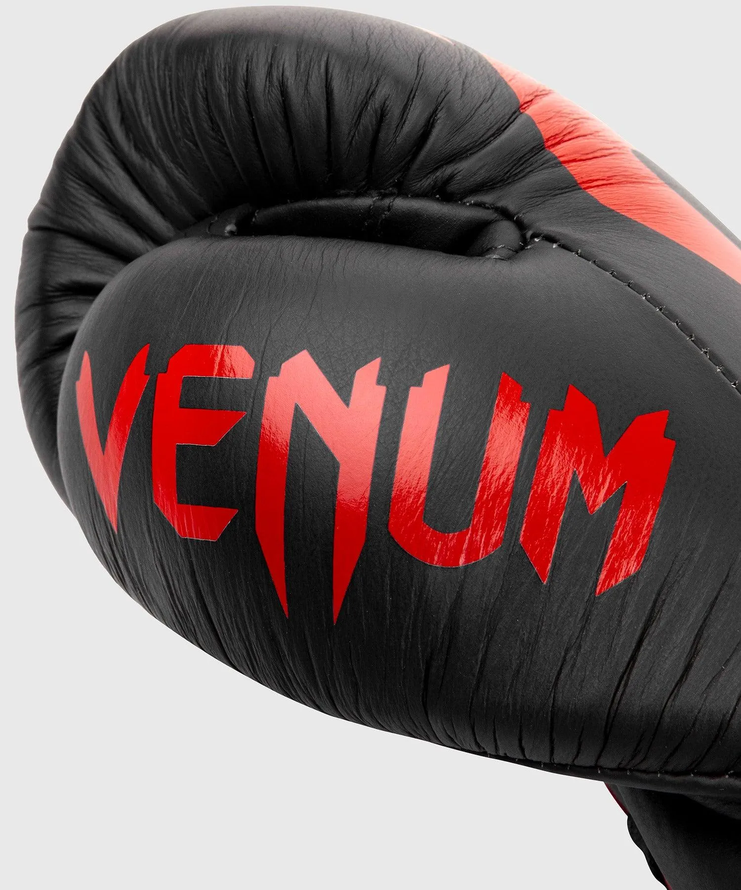 Venum Giant 2.0 Pro Boxing Gloves - With Laces - Black/Red